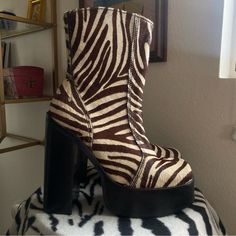 90s Vintage Steve Madden Dwayne Zebra Print Calf Hair Leather Platform Gogo Boots In Good Condition Such A Cool Piece Has A Few Spots Where It’s Bare Marked Size 9 But I’m An 8 And They Were Too Small So Best For 7-7.5 Platform Gogo Boots, Vintage Steve Madden, Shoes Y2k, Gogo Boots, Calf Hair, 90s Vintage, Steve Madden Shoes, Zebra Print, Shoes Heels Boots