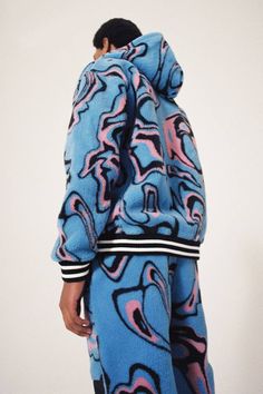 Sick Clothes, Standing Fans, Cyberpunk Clothes, Fashion Future, Marcelo Burlon, Womens Fashion Inspiration, Capsule Collection, Trendy Colors, New Trends