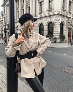 1,874 Likes, 76 Comments - Fleur (@londonblogger) on Instagram: “Just realised this is a full @zara look 🙊 obsession is real” Winter Style Guide, Zara Looks, Man Dressing Style, Blogger Outfits, Zara Fashion, Retro Stil, Mind Blowing, 70s Fashion