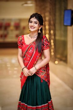 Party Outfit Traditional, Half Saree Styling, Dhavani Set, India Party, Outfit Traditional, Saree Styling, Actress Hairstyles, Traditional Outfit, Indian Photoshoot