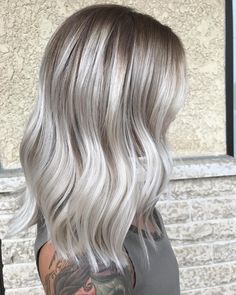 Blonde Winter, Grey Balayage, Hair Colour Design, Ash Blonde Hair Colour, Silver Hair Color, Gray Hair Highlights