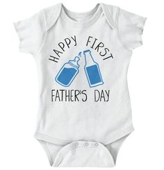 a baby bodysuit with the words happy first father's day on it