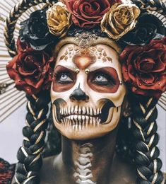 Day of the dead Halloween día de los muertos Makeup orange black cute skeleton inspo how to trending popular 2023 Sugarskulls Makeup, Mexican Makeup Look, La Catrina Art, Medusa Photoshoot, Mexican Skull Makeup, Baby Reflexology, Halloween Maquillage, Day Of The Dead Makeup