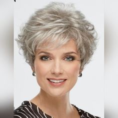 Celebrity Sf51/60 Silvery Moon Whisperlite Wig By Paula Young. Short, Wavy Wig With Airy, Texture-Rich Layers And A Tapered Silhouette. Ready For Your Close-Up? This Short, Wavy Wig's Ample Layers Are Full Of Texture And Airy Volume. The Precisely Tapered Back And Sides Give The Silhouette A Salon Finish. Product Features: Permalift & Permatease: Boost Hair Volume And Body And Help The Style Hold Its Shape. Extended Neck: Provides Extra Coverage For A Seamless Look At The Nape. Hair Fiber: Kanek Gray Layered Bob, Women Pixie Cut, How To Cut Bangs, Layered Hairstyles, Gray Hair Cuts, Short Grey Hair, Short Hair Wigs, Short Layered Haircuts, Penteado Cabelo Curto