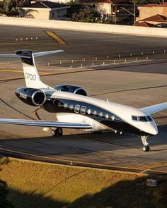 an airplane is sitting on the tarmac waiting to take off from the airport runway