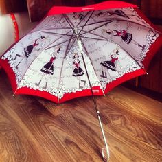 Best Patio Umbrella, Stylish Umbrella, Olive Oyl, Cute Umbrellas, Vintage Umbrella, Umbrella Art, Mk Handbags, Under My Umbrella, Rain Umbrella