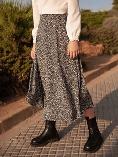 Multicolor Boho Collar  Polyester Ditsy Floral Flared Embellished Non-Stretch Spring/Summer/Fall Women Bottoms Pattered Skirt Outfit, Womens Midi Skirts, Fall 2022 Skirts, Flowery Skirt Outfit, Autumn Boho Outfits, Boho Professional Style, Boho Office Outfit, Long Skirt Outfits For Fall, Curvy Summer Outfits