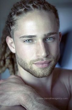 white boys with dreads and he has a beard!! laaawddd!!! Model Alexander Masson Nice Man, Thank You Lord, The Perfect Guy, Male Face, Good Looking Men, Facial Hair, Bearded Men, Beautiful Eyes, Blue Eyes