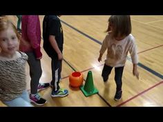 Trick or treat relay - YouTube Halloween Gym Games, Gym Class Ideas, Pe Class, Fun Halloween Games, Pe Ideas, Gym Games, Pe Teachers