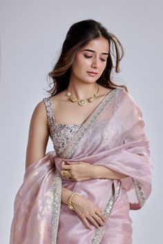 Ashika Ranganath, Simple Saree Designs, Fashionable Saree Blouse Designs, Fancy Sarees Party Wear, Traditional Indian Dress, Simple Sarees, Saree Designs Party Wear, Indian Fashion Saree