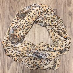 Tiger Print Scarf. This Scarf Can Be Worn Serval Different Ways. 100% Polyester Length: 84”X38” Condition: New (Nwot) Tiger Scarf, Lululemon Vinyasa Scarf, Silk Bandana, Woven Scarves, Kimono Wrap, White Scarves, Oversized Scarf, Large Scarf, Black Scarf