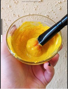 Centuries old formula to exfoliate skin Face Scrub Recipe, Pimple Free Skin, Homemade Face Pack, Organic Face Cream, Turmeric Oil, Pimples Remedies, Turmeric Face Mask, Face Pack, Gram Flour