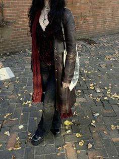 autumn/fall outfit inspo :] Goth Outfits Y2k, Goth Outfit Ideas Winter, Vampy Outfits Aesthetic, Goth Fall Aesthetic, 90s Vampire Outfit, Punk Fall Outfits, Goth Outfit Winter, Fall Outfits Goth, Winter Gothic Outfits