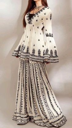 White Sharara, Short Frocks, Sharara Designs, Short Frock, Gaun Fashion, Stylish Short Dresses, Pakistani Dresses Casual, Salwar Kamiz, Indian Gowns Dresses