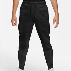 Brand New With Tags Nike Sportswear Tech Fleece Jogger Pants Cu4495 010 Black/Black Basketball Sweatpants, Black Nike Joggers, Black Nike Sweatpants, Mens Athletic Pants, Basketball Pants, Nike Sportswear Tech Fleece, Track Pants Mens, Black Jogger Pants, Nike Sweats