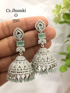 Navaratri Jewellery, Punjabi Jewellery, Desi Jewellery, Islamic Jewelry, Cute Clothing Stores, Bridal Jewellery Design, Indian Jewellery Design Earrings