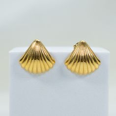 add some elevated coastal vibes to your everyday with our stunning Good Days Earrings. these perfectly-sized, understated scallop shell earrings are simple enough for a daytime look yet transition beautifully for a night out. 18k gold pvd over 316 stainless steel water & tarnish resistant 12 x 13mm 2mm thick post back Coastal Vibes, Scallop Shell, Scallop Shells, Shell Earrings, Girly Jewelry, Steel Water, Good Day, Night Out, 18k Gold