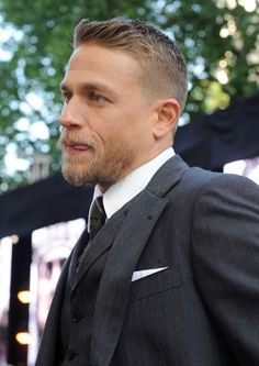 Older Men Haircuts, Mens Haircuts Fade, Charlie Hunnam, Crew Cuts, Curly Hair Men, Buzz Cut