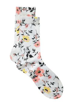 These would turn up the cute on any old pair of oxfords Socks Diy, Floral Socks, Summer Sock, Grey Socks, Sock Drawer, Sock Game, Mode Boho, White Socks