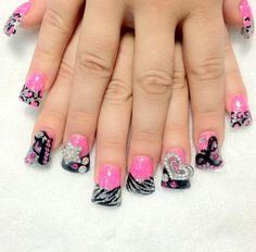 I WANT these 3D nails!!! Instead of the L, a V of course and not wide :) Trashy Nails, Scene Nails, Fan Nails, Summer Nails Colors Designs, Silver Nail Art, Duck Feet, Black Acrylic Nails