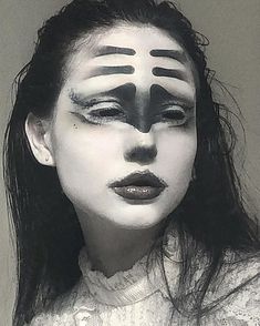 Kunstjournal Inspiration, Drag Make-up, White Makeup, Instagram Direct, Photographie Portrait Inspiration, Edgy Makeup, Goth Makeup, Creative Makeup Looks