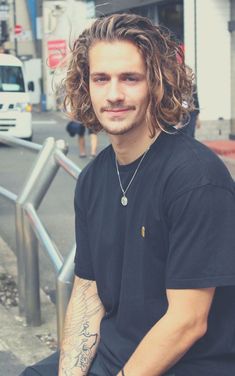 Surfer Hair, Medium Length Hair Men, Men Hair Color, Chin Length Hair, Mens Haircuts Short, Moustaches