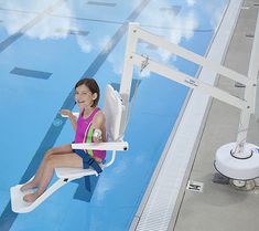 F100 Pool Hoist for Above Ground Pools and Hot Tubs Hydrotherapy Pool, Portable Pools, Patient Lifts, Wheelchair Women, Physiotherapy Clinic