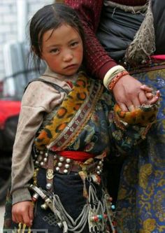 Nepal Style Japonais, We Are The World, Folk Costume, World Cultures, 인물 사진, Mongolia, Anthropology