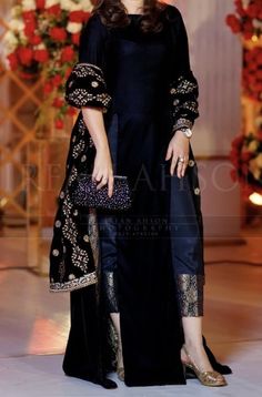 Velvet Dresses Outfit, Wedding Black, Dress Velvet, Afghan Dresses, Kurti Designs Party Wear