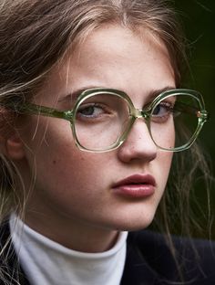 Cool Glasses, Fashion Eye Glasses, Retro Glasses, Girls With Glasses, Mode Inspo