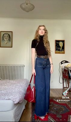 summer outfit french aesthetic Art Student Aesthetic Outfit, Outfits Aesthetic Retro, Art Student Outfit, Paris Street Fashion, French Outfits, French Outfit, Art Student