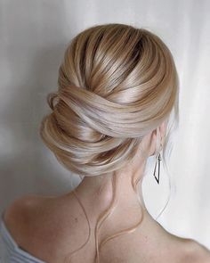 Mother Of The Bride (or Groom) Hairstyles ❤ mother of the bride hairstyles textured simple low blonde julia_alesionok #weddingforward #wedding #bride #motherofthebridehairstyles Hairstyle Bridesmaid, Bridal Hair Updo, Wedding Hair Inspiration, Low Bun, Bridal Updo, Wedding Updo, Blonde Bobs, Wedding Hairstyles For Long Hair