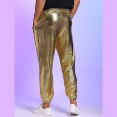 These metallic pants are perfect when you want to add a touch of glamour to any outfit. The drawstring closure and an elastic adjustable waist design help it fit anybody from wear. Stylish trousers go well with sequined vests, sequined T-shirts, sequined shirts in the same style. Suitable for any occasion, such as leisure, hanging out, dating, holiday, party, nightclub, disco etc. Casual Bottoms For Halloween Night Out, Metallic Stretch Bottoms With Elastic Waistband, Metallic Bottoms With Elastic Waistband For Party, Gold Stretch Shiny Bottoms, Casual Metallic Bottoms With Elastic Waistband, Casual Shiny Metallic Bottoms, Trendy Party Bottoms With Drawstring, Trendy Drawstring Bottoms For Party, Metallic Pants