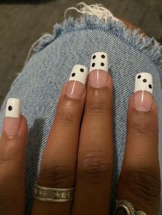 Black Cdg Nails, Grunge Y2k Nails Short, Skater Nail Ideas, Short Nails Simple Design, Domino Nails, Eight Ball Nails, Street Style Nails, Oldies Nails, Easy Cute Nail Designs