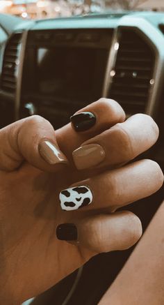 Nail Ideas Western, Punchy Western Nails, Western Nail Ideas, Country Girl Nails, Cowgirl Nails, Nails Western, Cow Print Nails