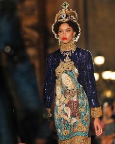 The collection was paid homage to Sicily Byzantine Fashion, Dolce Gabbana Alta Moda, Harpers Bazaar, Fashion Updates, Couture Fashion