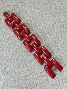 ANTIQUE VINTAGE ART DECO BAKELITE CORAL CHERRY RED CHAIN LINK BRACELET GEOMETRIC | eBay Bakelite Jewelry, Bakelite Bangles, Machine Age, Vintage Chain, Vintage Bangles, Mid Century Jewelry, Vintage Bakelite, Chain Bracelets, Coral Red