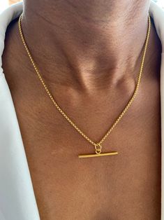 It is bold and will definitely stand you out from the crowd. #selflove #ukfashion #trendyfashion #trendyjewelry #giftforhim Pendant Necklace Men, Chain Necklace Gold, Bar Pendant Necklace, Chain Women, Box Chain Necklace, Necklace Men, Toggle Necklace, Gold Box, Bar Pendant