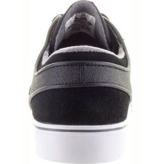 Este es el calzado exclusivo del corredor del equipo Nike SB Stefan Janoski, el Nike SB Zoom Janoski. Presenta un diseño minimalista con un exceso de acolchado alrededor del cuello y la lengüeta, puntera perforada, amortiguación Zoom Air y una suela exterior de goma duradera.

 Características:



 Parte superior de ante natural.

 Forro interior de tela

 Plantilla de goma espuma articulada interna suave

 Tecnología de amortiguación por zonas Zoom Air de Nike

 La zona condensada "olly" (calcetín)

 Cordones planos clásicos con ojales de metal en tono.

 Paredes, lengüeta y talón delgados.

 Suela de caucho vulcanizado flexible

 Logotipo del fabricante en la lengüeta y el lateral de la bota.

 El modelo profesional Stefan Janoski




 Código del producto: 333824-047 Sporty Slip-resistant Skate Shoes With White Sole, Slip-on Synthetic Skate Shoes For Sports, Sports Skate Shoes With Rubber Sole And Round Toe, Synthetic Skate Shoes With White Sole, Nike Synthetic Skate Shoes, Fade-resistant Synthetic Skate Shoes, Sporty Slip-resistant Skate Shoes, Urban Sneakers With Rubber Sole For Skating, Urban Style Sneakers For Skating With Rubber Sole