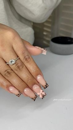 Pink Tip Nails, Bow Nails, Beauty Hacks Nails, Basic Nails, Short Square Acrylic Nails, Unique Acrylic Nails, Acrylic Nails Coffin Short, Short Acrylic Nails Designs