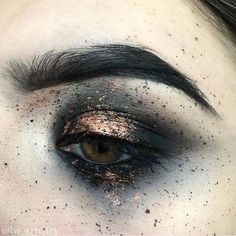 #makeup #eyes #art Grunge Eye Makeup, Editorial Make-up, Fantasy Make-up, Halloweenský Makeup, Make Up Designs, Makeup Tumblr, Make Up Inspiration, Smink Inspiration, Makijaż Smokey Eye