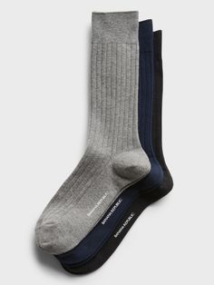 A soft sock in a breathable cotton blend with rib-knit openings and angled toe seams for a better, more comfortable fit.  Set of 3.  Fits men's shoe sizes 8-12. Classic Comfortable Solid Color Socks, Comfortable Classic Solid Color Socks, Comfortable Classic Socks, Classic Ribbed Socks, Classic Ribbed Fitted Socks, Classic Fitted Ribbed Socks, Classic Fitted Gray Socks, Classic Mid-calf Cotton Socks, Soft Sock