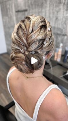 Twisted Bun Hairstyles, Bun Ideas, Twisted Bun, Bridal Hairstylist, Hair Education, Hair Style On Saree, Twist Bun, Bridal Hair Inspiration, Hair Bun Tutorial