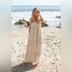 Nwot Dress Is On The Heavier Side, More Of A Fall Dress Sleeveless Midi Dress For Beach Wedding, Casual Flowy Dress For Beach Wedding, Beach Wedding Sundress In Maxi Length, Beige Maxi Dress For Beach Wedding, Mariposa Dress, Carly Jean Los Angeles, Fall Dress, Fall Dresses, Angeles