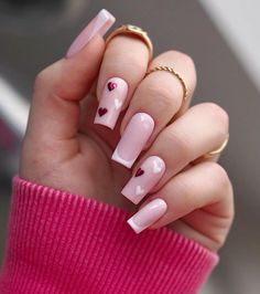 Latest Nail Designs, Green Nail Art, Kylie Jenner Makeup, Green Nail, Nail Varnish, Nails At Home, Valentine's Day Nails, Nail Tutorials