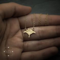 Dainty manta ray fish necklace, gold manta ray #jewelry #necklace @EtsyMktgTool #mantaraynecklace #daintynecklace #tinynecklace Ray Fish, Dainty Jewelry Necklace, Traditional Rings, Jewelry Design Studio, Nautical Necklace, Tiny Necklace, Ocean Necklace, Trend Jewelry, Fish Necklace