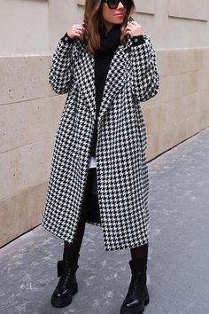 Hollow Sweater, Mode Abaya, Houndstooth Pattern, Long Sleeves Coats, Woolen Coat, Jumpsuit With Sleeves, Formal Outfit, Black Sweater, Vintage Vibes