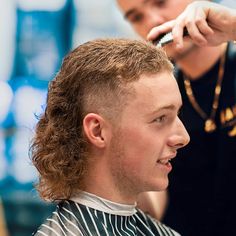 mullet mullets barber menshairstyletrends Modern Mullet Haircut, Mullet Fade, Monochrome Makeup Look, Mullet Haircut, Modern Mullet, Haircut Pictures, Ball Hairstyles, Fluffy Hair