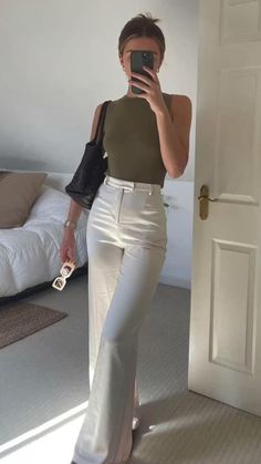 Rich Mom Outfits Fall, Basic Business Outfit, Sales Women Outfits, Sophisticated Style Aesthetic, Express Women Outfits, Classy Outfits With Skirts, Accounting Outfits Style, Boujee Work Outfits, Business Casual Long Skirt Outfits