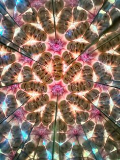 Girl using a kaleidoscope. Summer Break Ideas, Rainy Day Ideas, Fossil Museum, Perfect Summer Day, Imagination Station, Kure Beach